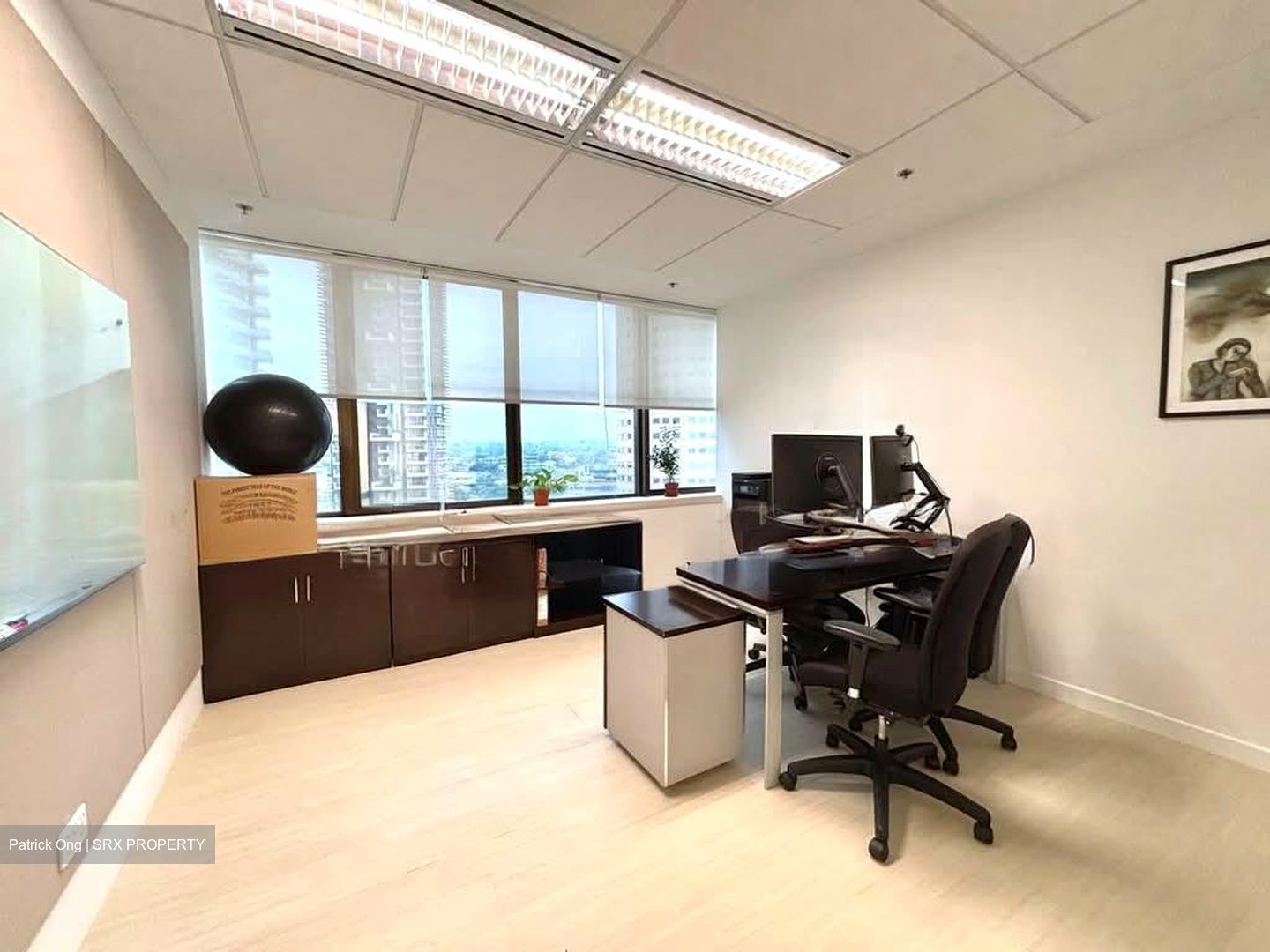 United Square (D11), Office #550270331